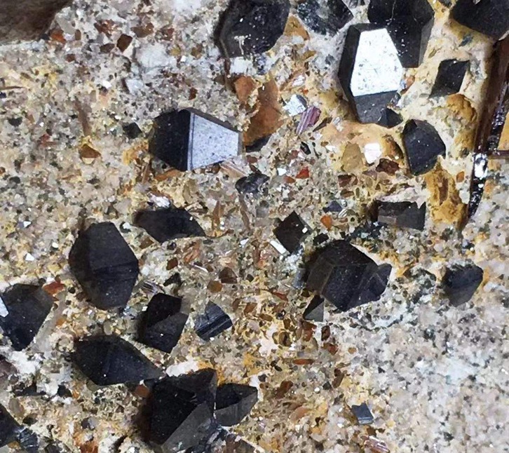 斯里蘭卡鈦礦石進口清關(guān)