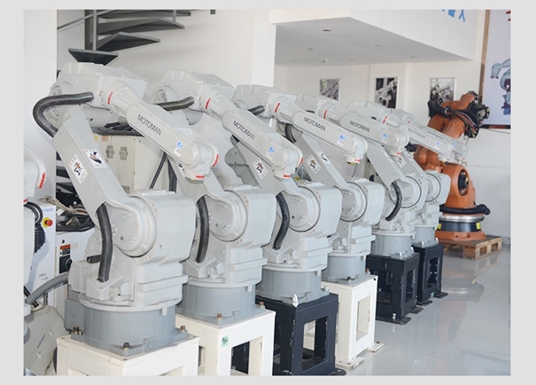 1628851430551490.jpg 二手多功能工業(yè)機器人進口清關_副本.jpg